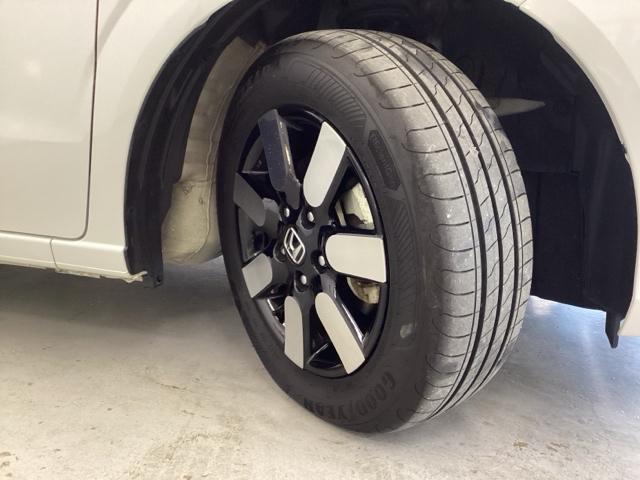 フリード エアーEX 中古スタッドレスタイヤ、純正メモリーナビ、ドライブレコーダー前後装着+ETC付 当社デモカー バックモニター リアクーラー 盗難防止システム DVD 両側パワースライドドア 横滑り防止装置 クルコン(31枚目)