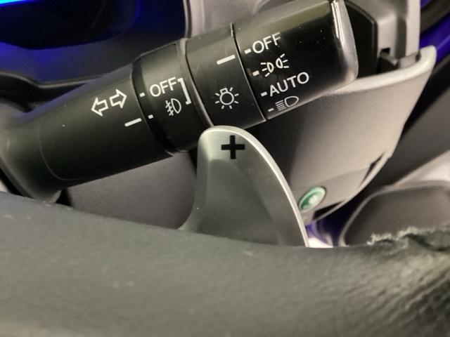 フィットハイブリッド Ｓパッケージ　光触媒抗菌消臭施工済　ナビ　ＭＴモード　ＥＴＣ　Ｂカメ　ＥＣＯＮモード　ＡＢＳ　盗難防止装置　オートクルーズ　スマートキー＆プッシュスタート　ＬＥＤ　エアコン　キーレスエントリー　ワンセグＴＶ　４ＷＤ（13枚目）