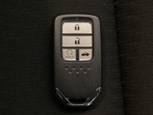 アコードハイブリッド ＥＸ　光触媒抗菌消臭施工済　ドラレコ　障害物センサー　ナビ　シートヒーター　ＥＴＣ　バックモニター　Ｐシート　Ｐセンサー　サイドカーテンエアバック　サイドモニター　ＬＥＤヘッド　フルセグテレビ　スマキー（14枚目）