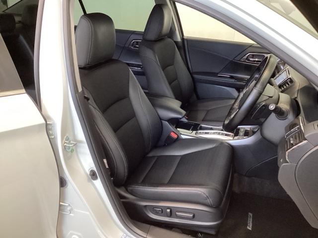 アコードハイブリッド ＥＸ　光触媒抗菌消臭施工済　ドラレコ　障害物センサー　ナビ　シートヒーター　ＥＴＣ　バックモニター　Ｐシート　Ｐセンサー　サイドカーテンエアバック　サイドモニター　ＬＥＤヘッド　フルセグテレビ　スマキー（19枚目）