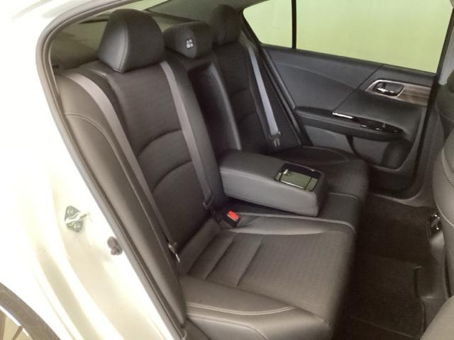 アコードハイブリッド ＥＸ　光触媒抗菌消臭施工済　ドラレコ　障害物センサー　ナビ　シートヒーター　ＥＴＣ　バックモニター　Ｐシート　Ｐセンサー　サイドカーテンエアバック　サイドモニター　ＬＥＤヘッド　フルセグテレビ　スマキー（22枚目）