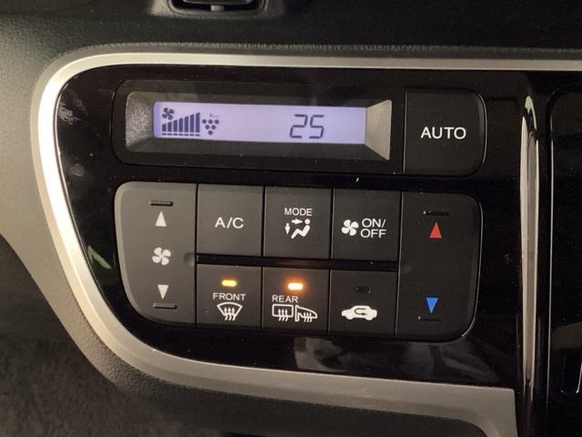 Ｎ－ＢＯＸカスタム ＧターボＳＳパッケージ　光触媒抗菌消臭施工済　ナビ　シートヒーター　ＭＴモード　ＥＴＣ　ＥＣＯＮ　Ｂモニター　スマートエントリー　ＶＳＡ　盗難防止システム　ＡＡＣ　オートクルーズコントロール　サイドカーテンエアバック　ＤＶＤ（9枚目）