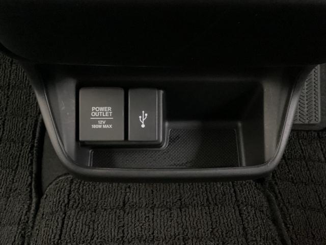 フリードハイブリッド ハイブリッド・Gホンダセンシング 光触媒抗菌消臭施工済 エンジンスターター ナビ シートヒーター ETC 軽減ブレーキ キーフリーシステム DVD再生可能 ECON 後カメラ Aクルーズ 地デジフルセグTV LEDヘッドランプ USB(17枚目)