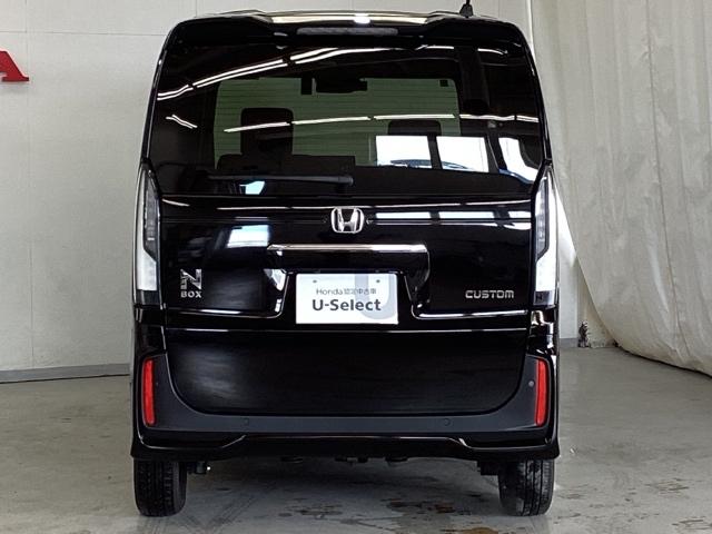 N-BOXカスタム ベースグレード 中古スタッドレスタイヤ、純正メモリーナビ、ドライブレコーダー前後装着+ETC付 当社デモカー 前後誤発進抑制 パーキングセンサー シートH Iストップ オートエアコン LEDヘッド ドラレコ 4WD(6枚目)