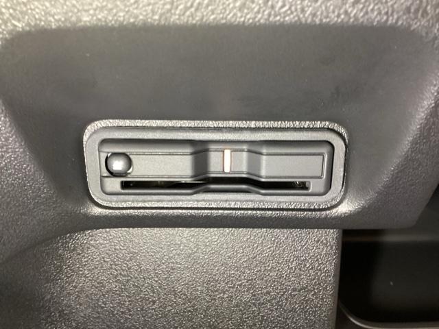 N-BOXカスタム ベースグレード 中古スタッドレスタイヤ、純正メモリーナビ、ドライブレコーダー前後装着+ETC付 当社デモカー 前後誤発進抑制 パーキングセンサー シートH Iストップ オートエアコン LEDヘッド ドラレコ 4WD(19枚目)