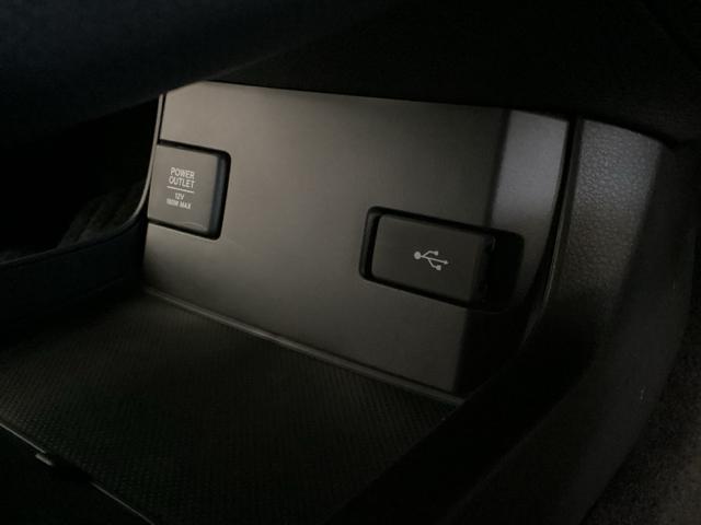 シビック ハッチバック 光触媒抗菌消臭施工済 ナビ シートヒーター MTモード ETC 追突軽減ブレーキ 盗難防止装置 Bモニター 横滑防止 LEDライト フルセグTV スマートキー AAC サイドカーテンエアバック ABS(18枚目)