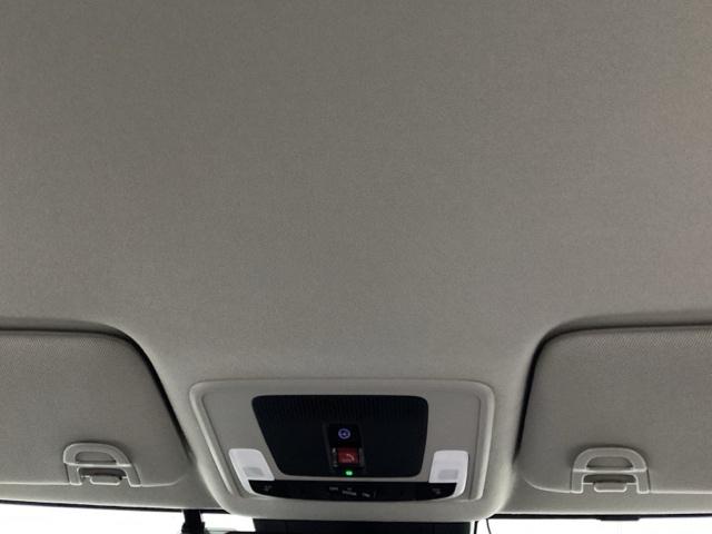 ヴェゼル ｅ：ＨＥＶＸ・ＨｕＮＴパッケージ　中古スタッドレスタイヤ、純正メモリーナビ、ドライブレコーダー前後装着＋ＥＴＣ付　当社デモカー　フルセグテレビ　クルーズコントロール　衝突被害軽減ブレーキ　ワンオーナー　ソナー　ＬＥＤライト　ＤＶＤ（8枚目）