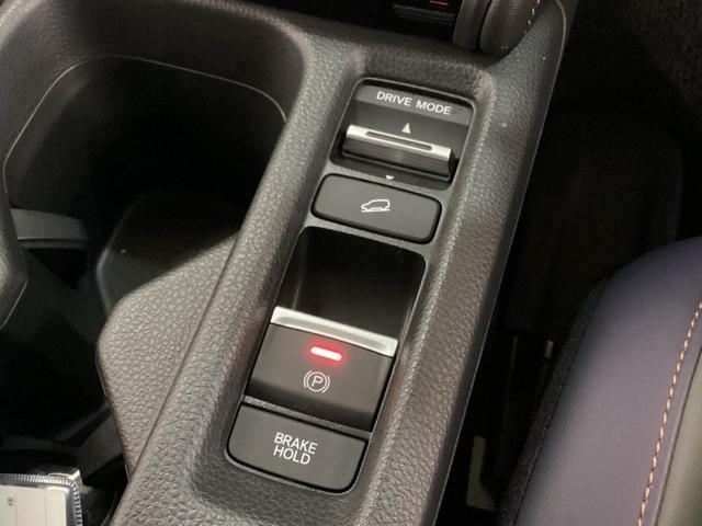 ヴェゼル ｅ：ＨＥＶＸ・ＨｕＮＴパッケージ　中古スタッドレスタイヤ、純正メモリーナビ、ドライブレコーダー前後装着＋ＥＴＣ付　当社デモカー　フルセグテレビ　クルーズコントロール　衝突被害軽減ブレーキ　ワンオーナー　ソナー　ＬＥＤライト　ＤＶＤ（12枚目）