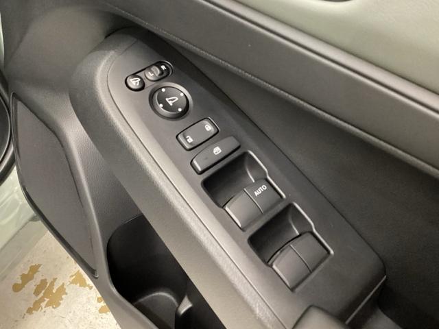 ヴェゼル ｅ：ＨＥＶＸ・ＨｕＮＴパッケージ　中古スタッドレスタイヤ、純正メモリーナビ、ドライブレコーダー前後装着＋ＥＴＣ付　当社デモカー　フルセグテレビ　クルーズコントロール　衝突被害軽減ブレーキ　ワンオーナー　ソナー　ＬＥＤライト　ＤＶＤ（25枚目）