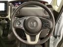 ハンドルにHondaセンシング系のクルーズコントロールやレーンキープアシストなどのスイッチと、オーディオの操作スイッチが装備されています。ハンドルから手を離さず安全に操作できます。