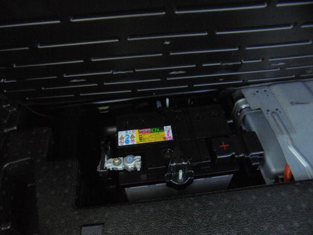 ノート ｅ－パワー　Ｘ　ＦＯＵＲ　４ＷＤ　純正ナビＴＶバックカメラ全方位アラウンドビューモニター　エンジンスターター　ＨＩＤ　ＥＴＣ（17枚目）