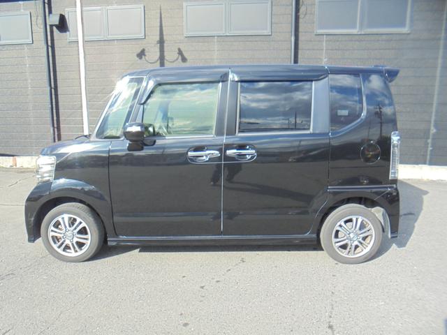 Ｎ－ＢＯＸ＋カスタム Ｇ・ターボＬパッケージ　＋カスタムＧ・ターボ、４ＷＤ、後部座席両側電動スライドドア、クルーズコントロール、パドルシフト、運転席・助手席シートヒーター、ＨＤＤナビ・ＴＶ・バックモニター・Ｂｌｕｅｔｏｏｔｈ対応、（3枚目）