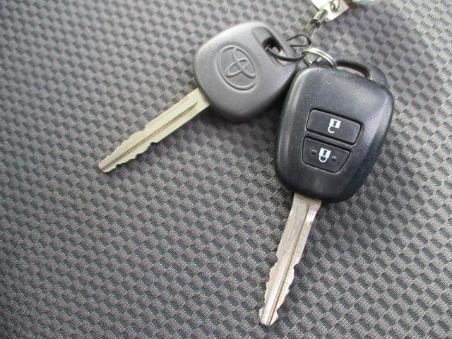 レジアスエースバン DX 9人乗り・wエアコン・タイミングベルト交換済み・ETC付(15枚目)