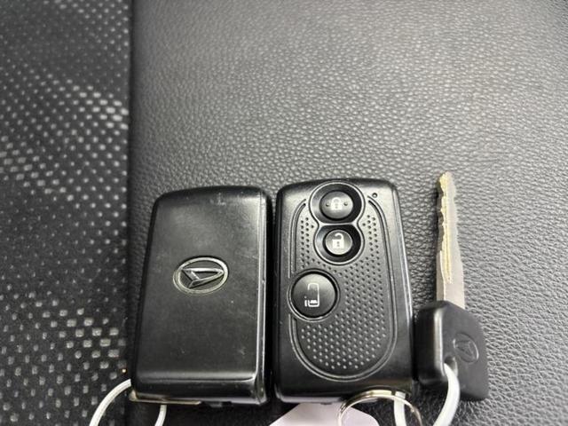 タント カスタムXトップエディションSA 新品タイヤ/保証書/純正 SDナビ/衝突安全装置/電動スライドドア/シート 合皮/ヘッドランプ LED/ETC/EBD付ABS/横滑り防止装置/アイドリングストップ/フルセグTV/禁煙車 ワンオーナー(31枚目)