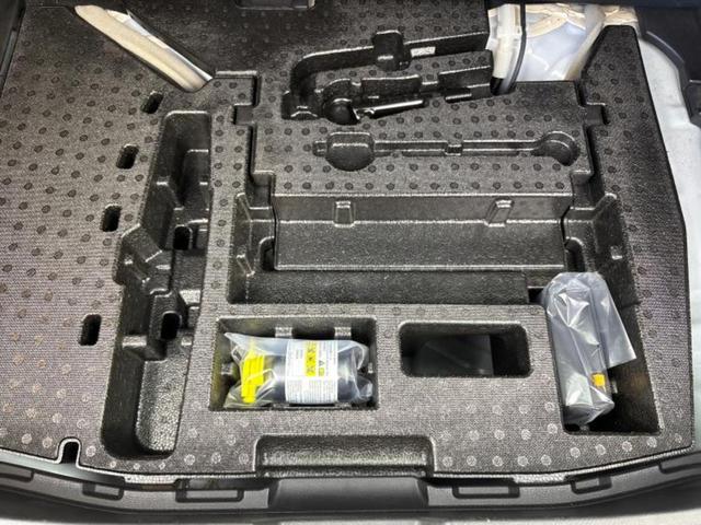 ノート Ｘ　社外　ＳＤナビ／衝突安全装置／車線逸脱防止支援システム／Ｂｌｕｅｔｏｏｔｈ接続／ＥＴＣ／ＥＢＤ付ＡＢＳ／横滑り防止装置／アイドリングストップ／バックモニター／フルセグＴＶ／ＤＶＤ／エアバッグ　運転席（24枚目）