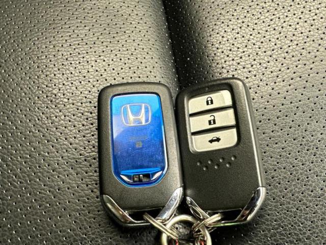アコードハイブリッド ＥＸ　新品タイヤ／保証書／純正　ＨＤＤナビ／衝突安全装置／車線逸脱防止支援システム／シート　フルレザー／パーキングアシスト　バックガイド／ヘッドランプ　ＬＥＤ／ＥＴＣ／ＥＢＤ付ＡＢＳ　革シート　バックカメラ（32枚目）