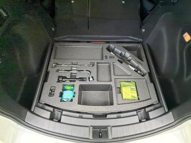 カローラツーリング ハイブリッドダブルバイビー 保証書/ディスプレイオーディオ+ナビ9インチ/トヨタセーフティセンス/車線逸脱防止支援システム/ヘッドランプ LED/ETC/EBD付ABS/横滑り防止装置/アイドリングストップ 衝突被害軽減システム(24枚目)