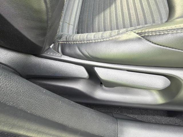 カローラツーリング ハイブリッドダブルバイビー 保証書/ディスプレイオーディオ+ナビ9インチ/トヨタセーフティセンス/車線逸脱防止支援システム/ヘッドランプ LED/ETC/EBD付ABS/横滑り防止装置/アイドリングストップ 衝突被害軽減システム(43枚目)