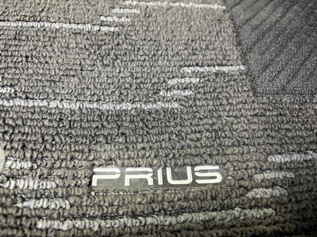 プリウス Sセーフティプラス 新品タイヤ/純正 SDナビ/衝突安全装置/車線逸脱防止支援システム/パーキングアシスト 自動操舵/ヘッドランプ LED/Bluetooth接続/ETC/EBD付ABS/横滑り防止装置 レーンアシスト(39枚目)