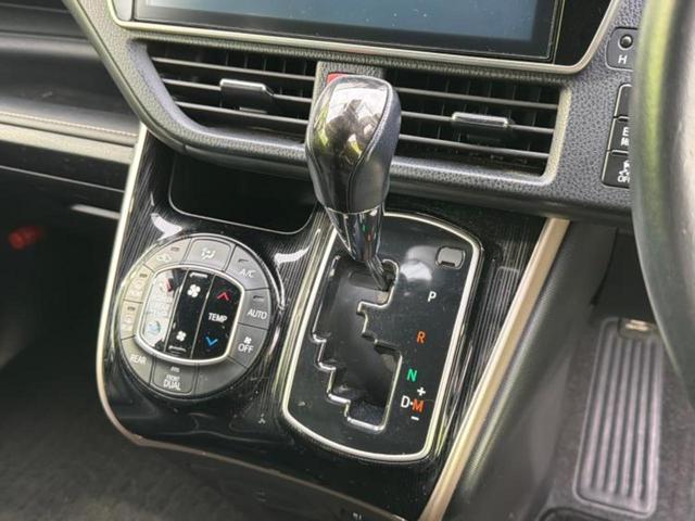 エスクァイア Ｇｉブラックテーラード　エアロ／純正　１０インチ　ＳＤナビ／フリップダウンモニター／衝突安全装置／両側電動スライドドア／シートヒーター／車線逸脱防止支援システム／シート　合皮／ヘッドランプ　ＬＥＤ／ＥＴＣ／ＥＢＤ付ＡＢＳ（18枚目）