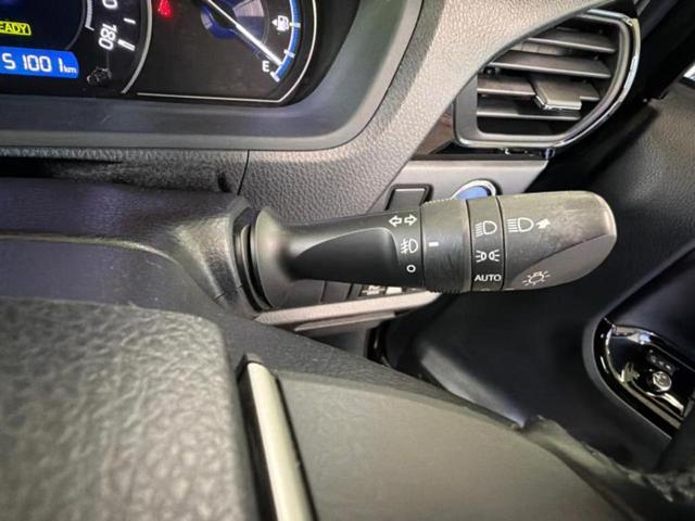 ノア ハイブリッドＳｉダブルバイビー２　新品タイヤ／純正　９インチ　ＳＤナビ／デジタルインナーミラー／衝突安全装置／両側電動スライドドア／シートヒーター／車線逸脱防止支援システム／シート　ハーフレザー／ヘッドランプ　ＬＥＤ／ＥＴＣ　記録簿（15枚目）