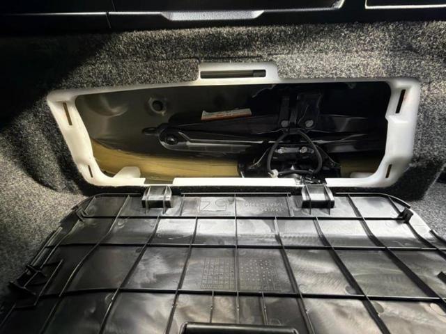 ノア ハイブリッドＳｉダブルバイビー２　新品タイヤ／純正　９インチ　ＳＤナビ／デジタルインナーミラー／衝突安全装置／両側電動スライドドア／シートヒーター／車線逸脱防止支援システム／シート　ハーフレザー／ヘッドランプ　ＬＥＤ／ＥＴＣ　記録簿（26枚目）