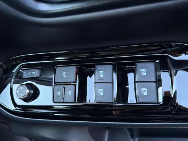 ノア ハイブリッドＳｉダブルバイビー２　新品タイヤ／純正　９インチ　ＳＤナビ／デジタルインナーミラー／衝突安全装置／両側電動スライドドア／シートヒーター／車線逸脱防止支援システム／シート　ハーフレザー／ヘッドランプ　ＬＥＤ／ＥＴＣ　記録簿（30枚目）