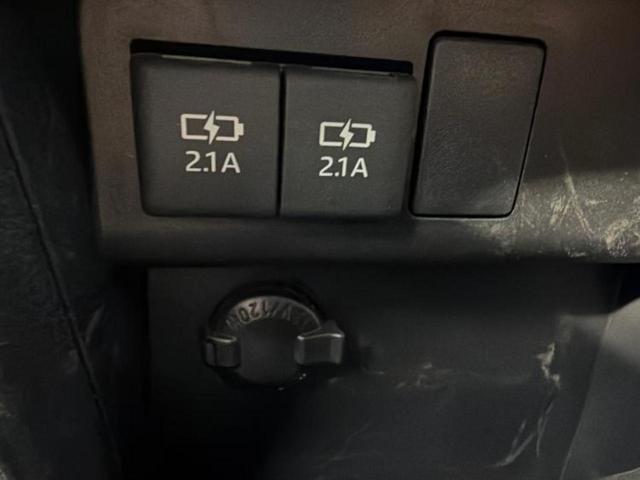 ノア ハイブリッドＳｉダブルバイビー２　新品タイヤ／純正　９インチ　ＳＤナビ／デジタルインナーミラー／衝突安全装置／両側電動スライドドア／シートヒーター／車線逸脱防止支援システム／シート　ハーフレザー／ヘッドランプ　ＬＥＤ／ＥＴＣ　記録簿（42枚目）