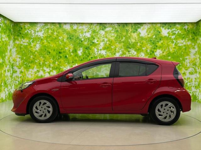 アクア Ｓ　保証書／純正　９インチ　ＳＤナビ／ＥＴＣ／ＥＢＤ付ＡＢＳ／横滑り防止装置／アイドリングストップ／フルセグＴＶ／エアバッグ　運転席／エアバッグ　助手席／パワーウインドウ／キーレスエントリー　ワンオーナー（2枚目）