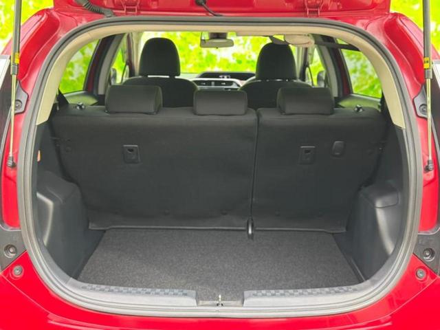 アクア Ｓ　保証書／純正　９インチ　ＳＤナビ／ＥＴＣ／ＥＢＤ付ＡＢＳ／横滑り防止装置／アイドリングストップ／フルセグＴＶ／エアバッグ　運転席／エアバッグ　助手席／パワーウインドウ／キーレスエントリー　ワンオーナー（8枚目）