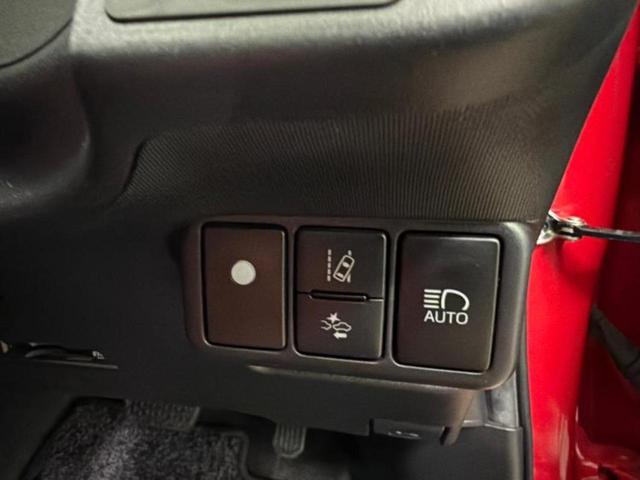 アクア Ｓ　保証書／純正　９インチ　ＳＤナビ／ＥＴＣ／ＥＢＤ付ＡＢＳ／横滑り防止装置／アイドリングストップ／フルセグＴＶ／エアバッグ　運転席／エアバッグ　助手席／パワーウインドウ／キーレスエントリー　ワンオーナー（27枚目）