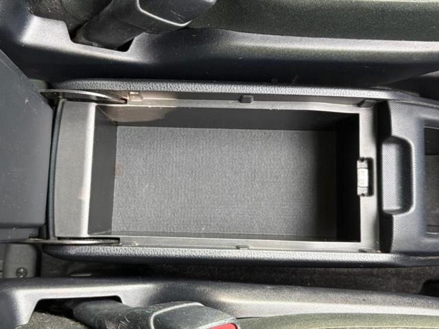 ノア ハイブリッドＸ　新品タイヤ／保証書／純正　１０インチ　ＳＤナビ／フリップダウンモニター　純正　１０．２インチ／電動スライドドア／ヘッドランプ　ＨＩＤ／ＥＴＣ／ＥＢＤ付ＡＢＳ／横滑り防止装置　後席モニター　ワンオーナー（35枚目）