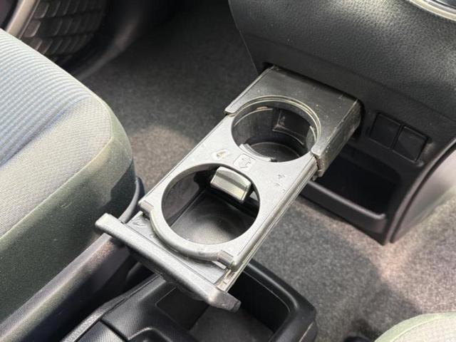 ノア ハイブリッドＸ　新品タイヤ／保証書／純正　１０インチ　ＳＤナビ／フリップダウンモニター　純正　１０．２インチ／電動スライドドア／ヘッドランプ　ＨＩＤ／ＥＴＣ／ＥＢＤ付ＡＢＳ／横滑り防止装置　後席モニター　ワンオーナー（42枚目）