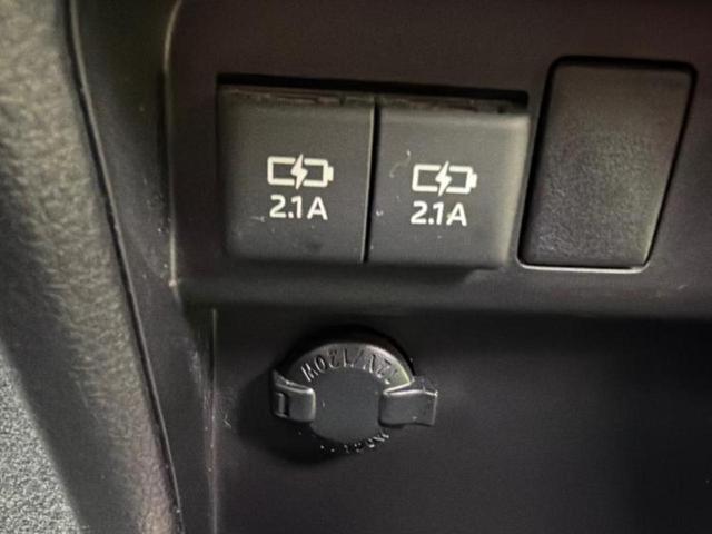 ノア ハイブリッドＸ　新品タイヤ／保証書／純正　１０インチ　ＳＤナビ／フリップダウンモニター　純正　１０．２インチ／電動スライドドア／ヘッドランプ　ＨＩＤ／ＥＴＣ／ＥＢＤ付ＡＢＳ／横滑り防止装置　後席モニター　ワンオーナー（43枚目）