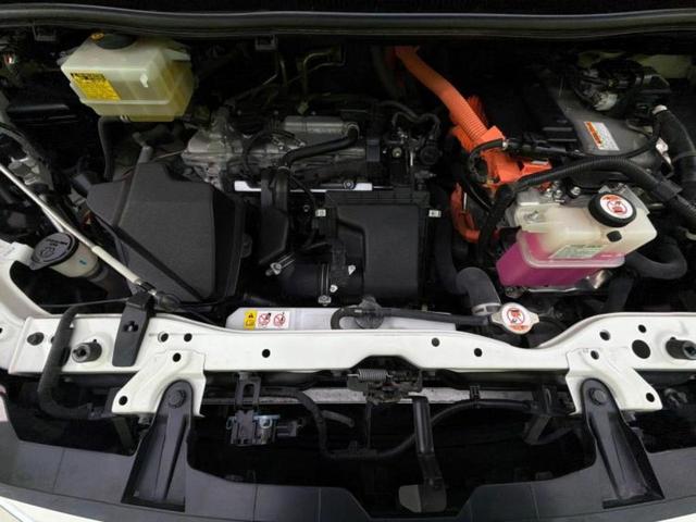 ノア ハイブリッドＸ　新品タイヤ／保証書／純正　１０インチ　ＳＤナビ／フリップダウンモニター　純正　１０．２インチ／電動スライドドア／ヘッドランプ　ＨＩＤ／ＥＴＣ／ＥＢＤ付ＡＢＳ／横滑り防止装置　後席モニター　ワンオーナー（55枚目）