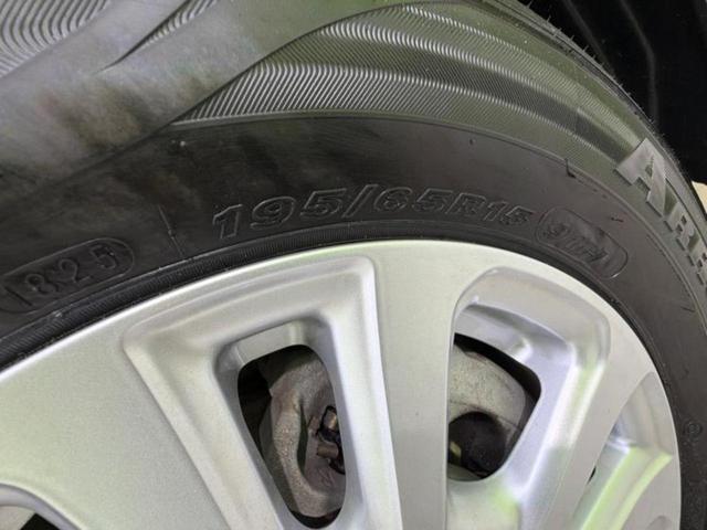 ノア ハイブリッドＸ　新品タイヤ／保証書／純正　１０インチ　ＳＤナビ／フリップダウンモニター　純正　１０．２インチ／電動スライドドア／ヘッドランプ　ＨＩＤ／ＥＴＣ／ＥＢＤ付ＡＢＳ／横滑り防止装置　後席モニター　ワンオーナー（56枚目）