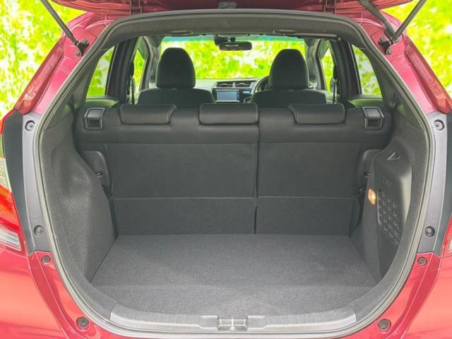 フィットハイブリッド ハイブリッド・Sホンダセンシング 新品タイヤ/純正エアロ/純正 SDナビ/ヘッドランプ LED/ETC/EBD付ABS/横滑り防止装置/アイドリングストップ/フルセグTV/エアバッグ 運転席/エアバッグ 助手席/エアバッグ サイド(8枚目)