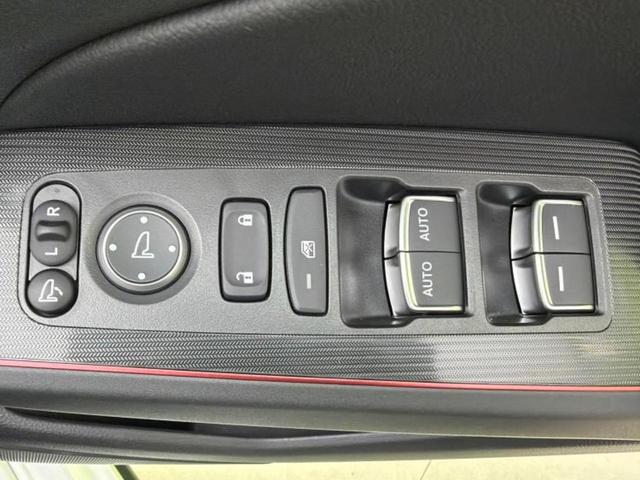 国産車から輸入車まで多様なお客様のニーズのお応えできるように、全国規模で豊富な在庫展開！車のことならＷＥＣＡＲＳへ！