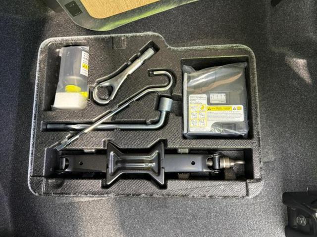 ＷＥＣＡＲＳでは各商談席に大型モニターをご用意しております！見やすい大画面でゆったりと全国の在庫をご覧いただけます！是非ご来店お待ちしております！