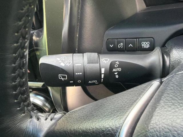 アルファード S Cパッケージ 新品タイヤ/サンルーフ/保証書/純正 10インチ SDナビ/フリップダウンモニター/両側電動スライドドア/シート フルレザー/電動バックドア/ヘッドランプ LED/ETC/EBD付ABS 革シート(17枚目)