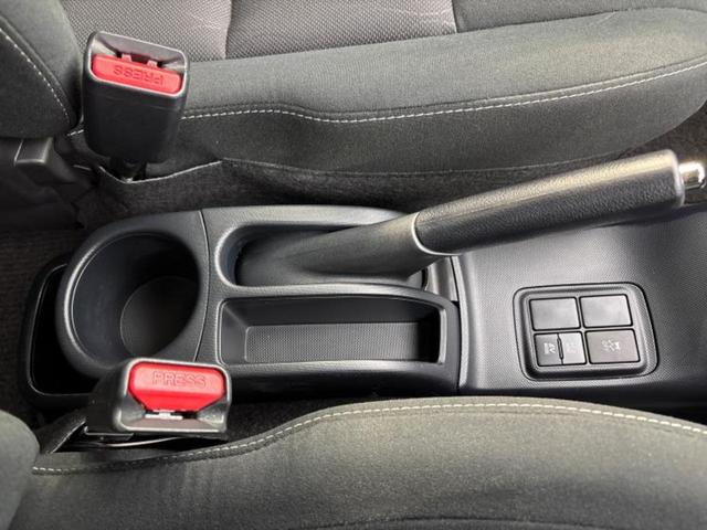 アクア Sスタイルブラック 新品タイヤ/保証書/純正 SDナビ/衝突安全装置/車線逸脱防止支援システム/ヘッドランプ LED/Bluetooth接続/ETC/EBD付ABS/横滑り防止装置/アイドリングストップ/フルセグTV(32枚目)