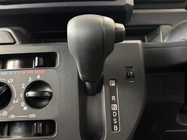 国産車から輸入車まで多様なお客様のニーズのお応えできるように、全国規模で豊富な在庫展開！車のことならＷＥＣＡＲＳへ！