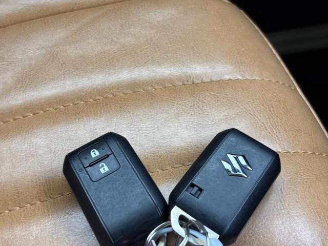 ジムニー ４ＷＤ　ＸＬ　保証書／シートヒーター／ＥＴＣ／ＡＢＳ／横滑り防止装置／エアバッグ　運転席／エアバッグ　助手席／エアバッグ　サイド／パワーウインドウ／キーレスエントリー／オートエアコン／パワーステアリング　４ＷＤ（29枚目）