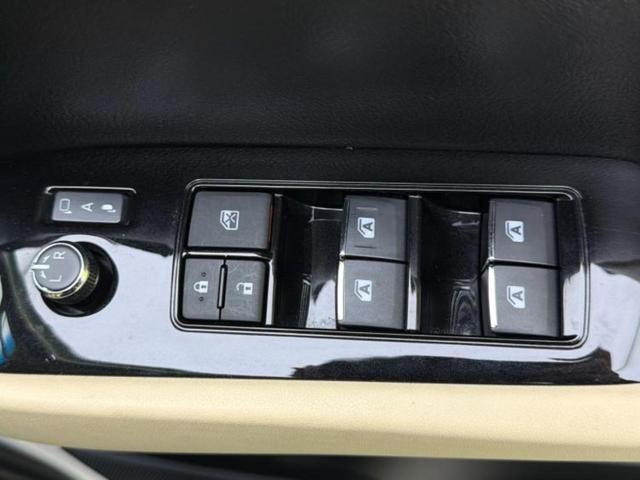 ヴェルファイア Ｘ　新品タイヤ／保証書／純正　８インチ　ＳＤナビ／フリップダウンモニター／両側電動スライドドア／ヘッドランプ　ＬＥＤ／ＥＴＣ／ＥＢＤ付ＡＢＳ／横滑り防止装置／フルセグＴＶ／エアバッグ　運転席　後席モニター（32枚目）