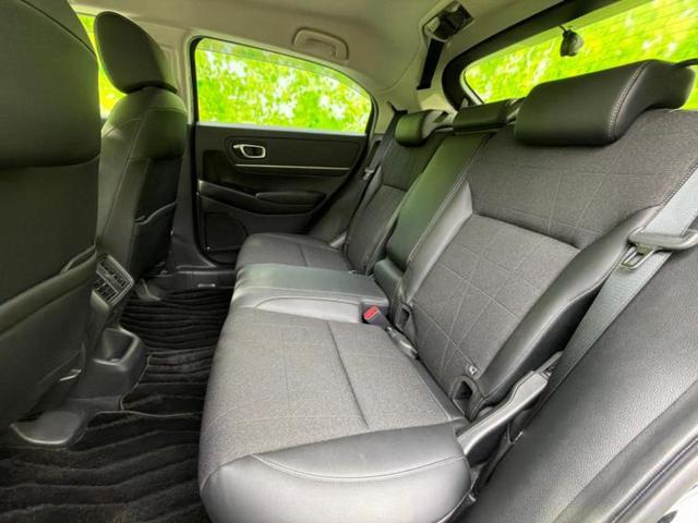 ヴェゼル ｅＨＥＶ　Ｚ　純正　９インチ　ＳＤナビ／衝突安全装置／シートヒーター／車線逸脱防止支援システム／シート　ハーフレザー／電動バックドア／ヘッドランプ　ＬＥＤ／ＥＴＣ／ＥＢＤ付ＡＢＳ／横滑り防止装置　ＬＥＤヘッドランプ（7枚目）