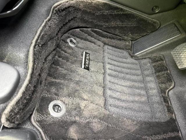 ヴェゼル ｅＨＥＶ　Ｚ　純正　９インチ　ＳＤナビ／衝突安全装置／シートヒーター／車線逸脱防止支援システム／シート　ハーフレザー／電動バックドア／ヘッドランプ　ＬＥＤ／ＥＴＣ／ＥＢＤ付ＡＢＳ／横滑り防止装置　ＬＥＤヘッドランプ（42枚目）