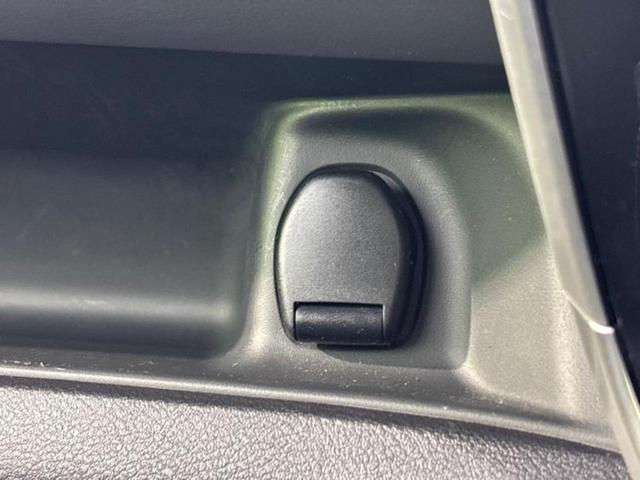 セレナ eパワーハイウェイスターV 新品タイヤ/保証書/純正 10インチ メモリーナビ/フリップダウンモニター 純正 9インチ/エマージェンシーブレーキ/両側電動スライドドア/アラウンドビューモニター/車線逸脱防止支援システム(28枚目)