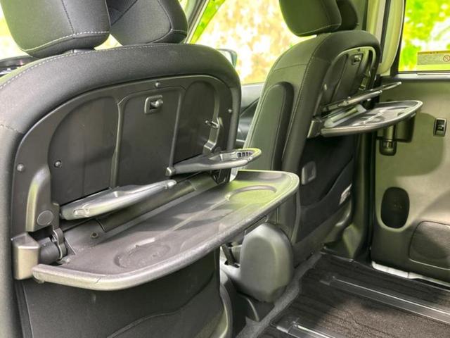 セレナ eパワーハイウェイスターV 新品タイヤ/保証書/純正 10インチ メモリーナビ/フリップダウンモニター 純正 9インチ/エマージェンシーブレーキ/両側電動スライドドア/アラウンドビューモニター/車線逸脱防止支援システム(42枚目)