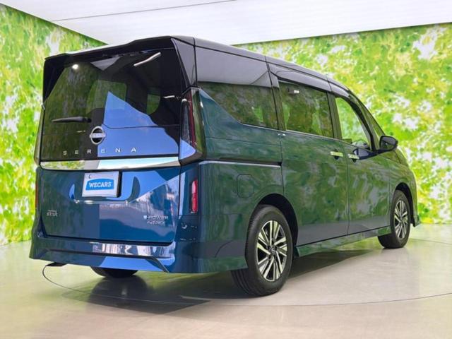 セレナ ４ＷＤ　ｅ－４ＯＲＣＥハイウェイスターＶ　純正エアロ／保証書／純正　１２．３インチ　メモリーナビ／エマージェンシーブレーキ／両側電動スライドドア／シートヒーター／アラウンドビューモニター／車線逸脱防止支援システム／プロパイロット　全周囲カメラ（3枚目）