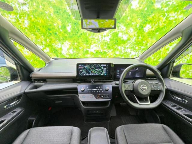 セレナ ４ＷＤ　ｅ－４ＯＲＣＥハイウェイスターＶ　純正エアロ／保証書／純正　１２．３インチ　メモリーナビ／エマージェンシーブレーキ／両側電動スライドドア／シートヒーター／アラウンドビューモニター／車線逸脱防止支援システム／プロパイロット　全周囲カメラ（4枚目）